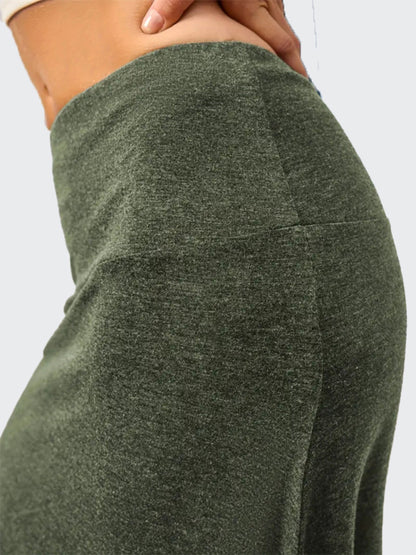 Solid color a-line knitted skirt